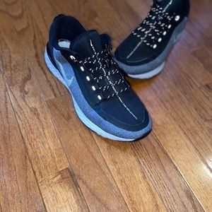 Men’s Nike shoes size 10